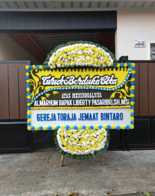 Papan Bunga Duka di Mapanget